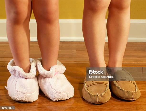 Usar De Oz - Fotografias de stock e mais imagens de Calor - Calor, Camurça, Chinelo