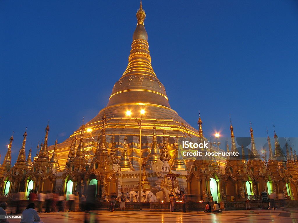 Shwedagon Pagoda - Foto de stock de Animismo libre de derechos