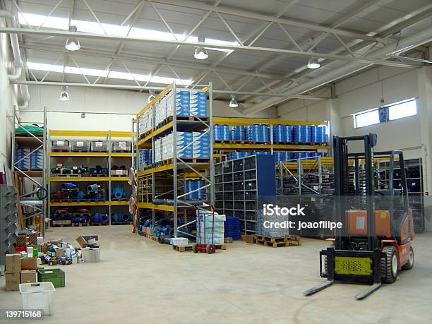 Warehouse1 - Fotografie stock e altre immagini di Alta società - Alta società, Baracca - Struttura edile, Blu
