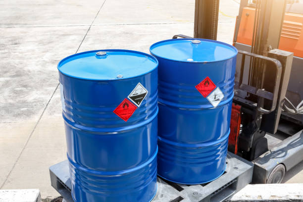 istock Warning symbol for chemical hazard on chemical container 1397152361