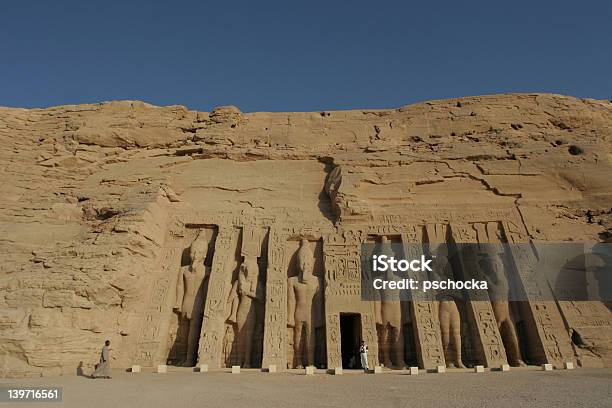 Abu Simbel Foto de stock y más banco de imágenes de Nefertiti - Nefertiti, Templo, Esposa - Cónyugue