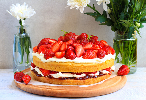 Cream and strawberry sandwich cake