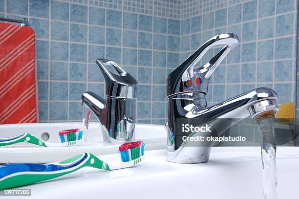 Cepillo De Dientes 6 Foto de stock y más banco de imágenes de Agua - Agua, Asistencia sanitaria y medicina, Azul