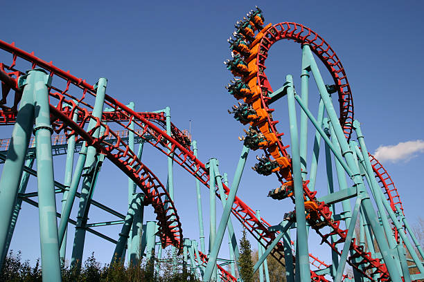 roller russa - rollercoaster carnival amusement park ride screaming - fotografias e filmes do acervo