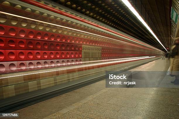Метро В Движении — стоковые фотографии и другие картинки Поезд метро - Поезд метро, Прага, Горизонтальный