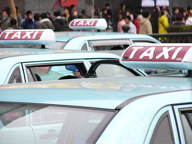istock Many Taxis Few Takers 139718087