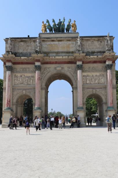 tourists in paris on april 29th 2022 - 7070 imagens e fotografias de stock