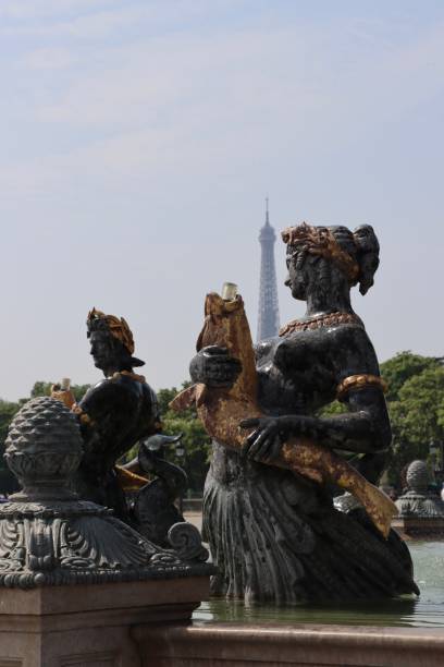 istock The fountain, concorde place 1397205324