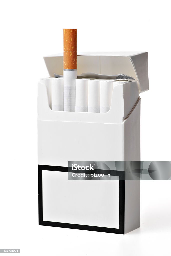 Paquete de cigarrillos - Foto de stock de Abierto libre de derechos