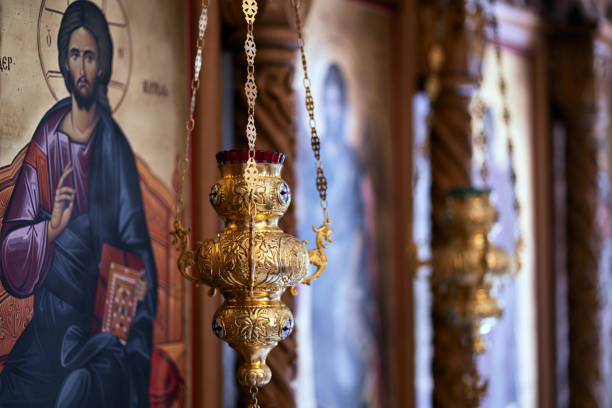 icon oder symbol-lampe - orthodoxes christentum stock-fotos und bilder