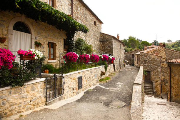 istock Rocchette di Fazio, Toscana, Italia 1397336693