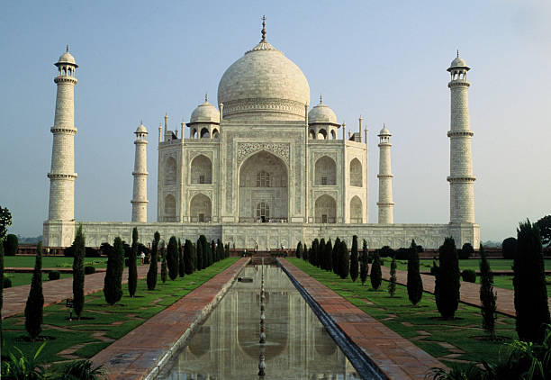 istock Taj Mahal in India 139736497