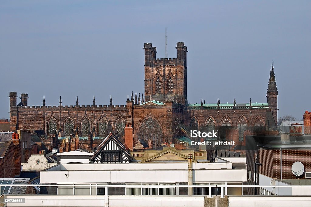 Cattedrale e sui tetti - Foto stock royalty-free di A forma di croce