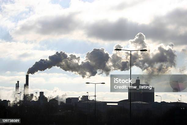 Paisagem Industrial - Fotografias de stock e mais imagens de Anoitecer - Anoitecer, Ao Ar Livre, Aventura