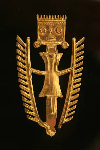 Gold figure design of Pre-Colombian Art