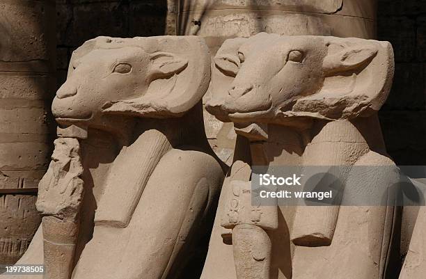 Photo libre de droit de Ram Sphinxes À Tête banque d'images et plus d'images libres de droit de Afrique - Afrique, Agneau - Animal, Amon