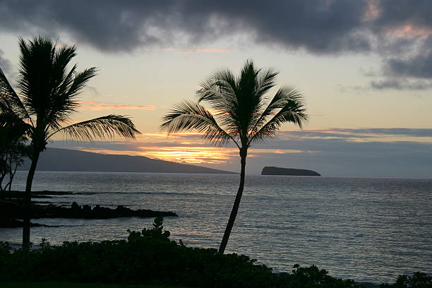 istock Maui sunset with Molokini Crater 139738714