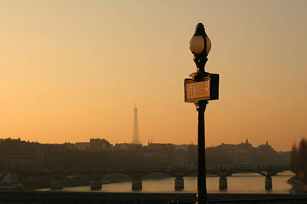 메트로 및 에펠탑 스톡 사진
