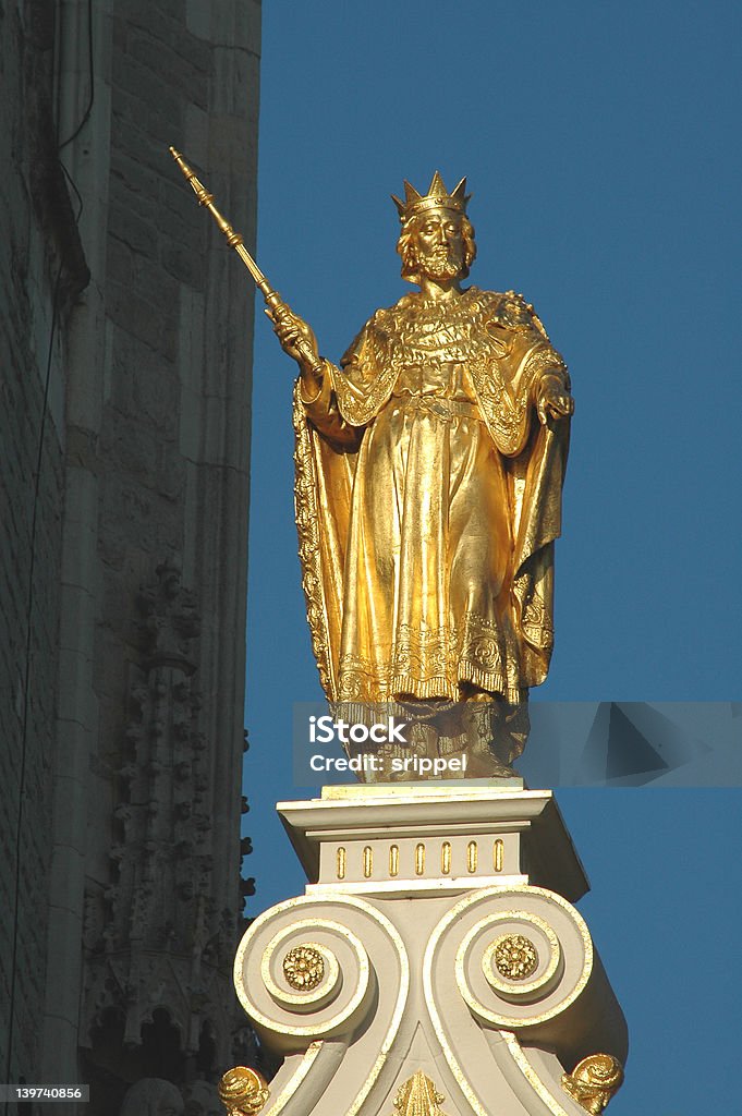 キリストの像の上に、ベルギーブルージュの教会 - イエス キリストのロイヤリティフリーストックフォト