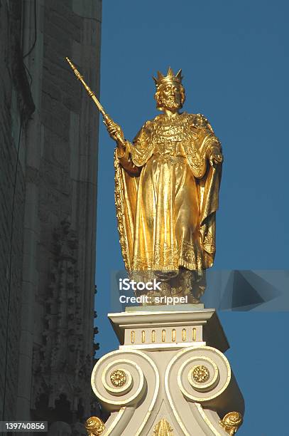 キリストの像の上にベルギーブルージュの教会 - イエス キリストのストックフォトや画像を多数ご用意 - イエス キリスト, スピリチュアル, バケーション