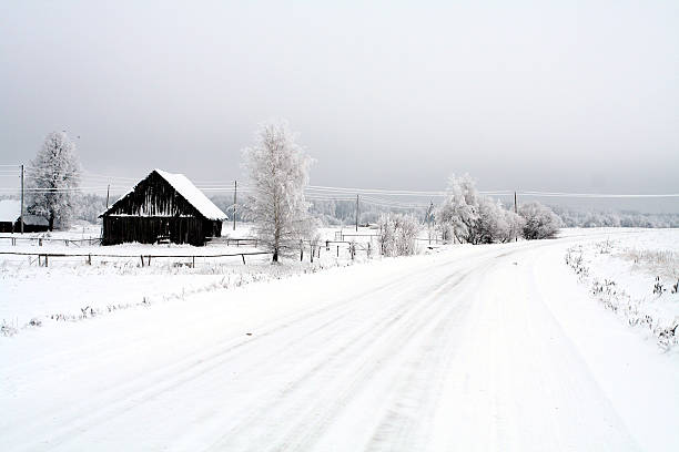 зимние пейзаж - winterroad стоковые фото и изображения