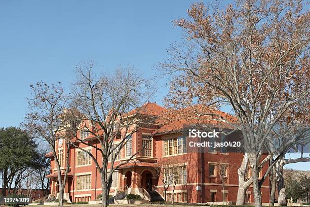 Gebäude Stockfoto und mehr Bilder von Abenteuer - Abenteuer, Arbeitsstätten, Architektur