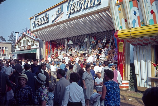 Zehlendorf, Berlin (West), Germany, 1970. At the German/American folk festival in Berlin West. Furthermore: visitors and a raffle booth.