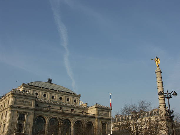 chatelet posto di parigi e teatro - théâtre du châtelet foto e immagini stock