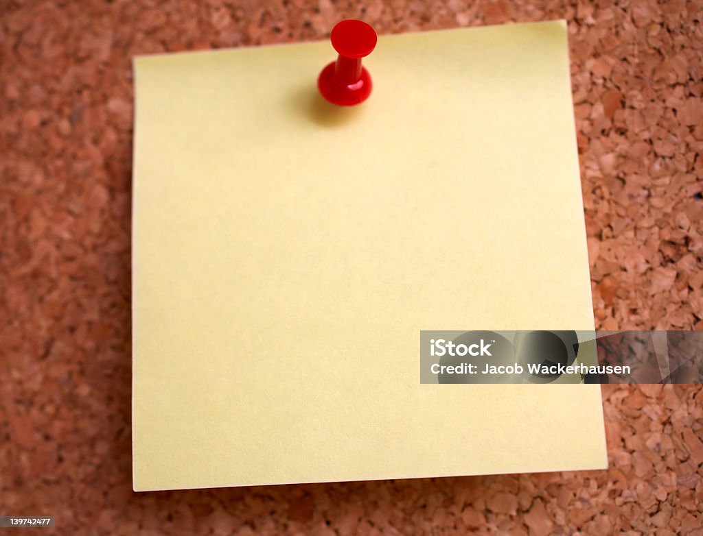 대한 일상적인 corkboard Postit - 로열티 프리 0명 스톡 사진