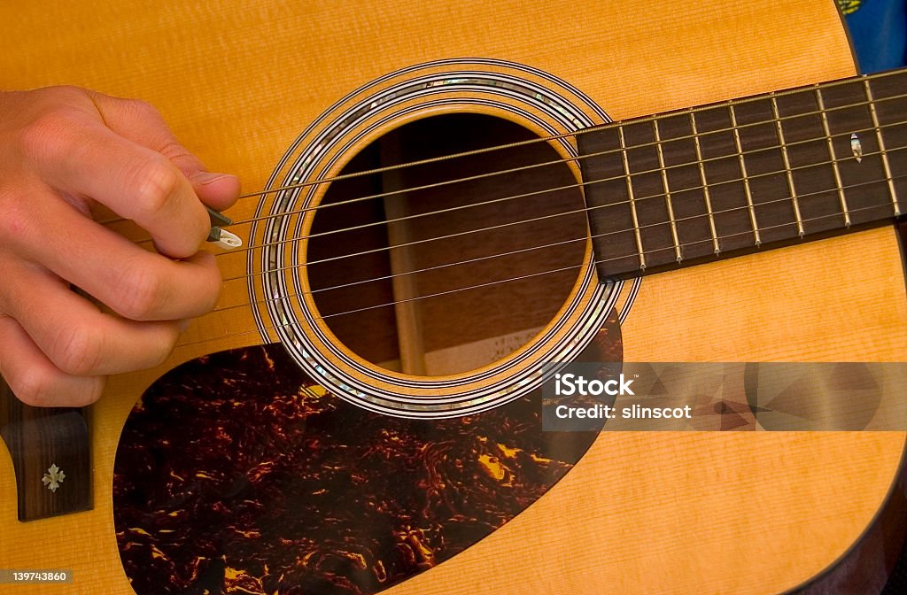 Guitarra strum - Foto de stock de Fotografia - Imagem royalty-free