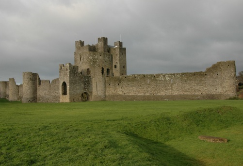 Trim Castle, the largest Anglo-Norman castle in Ireland, was constructed over a thirty year period by Hugh de Lacy and his son Walter. Hugh de Lacy was granted the Liberty of Meath by King Henry II in 1176 in an attempt to curb the expansionist policies of Strongbow