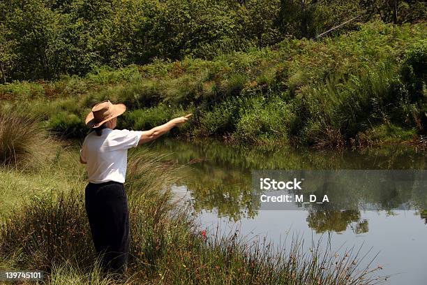 Lady River Połowów - zdjęcia stockowe i więcej obrazów Aktywny tryb życia - Aktywny tryb życia, Biały, Bunt