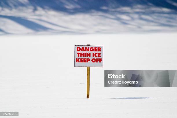 Fino Gelo - Fotografias de stock e mais imagens de Fino - Fino, Gelo, Sinal