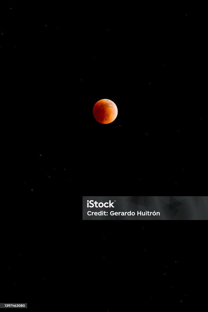 Total lunar eclipse Total lunar eclipse of May 15, 2022, seen from Polotitlán, Mexico. Solar Eclipse Stock Photo