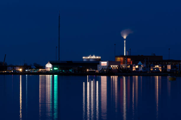 istock Copenhagen Reffen at night 1397504210
