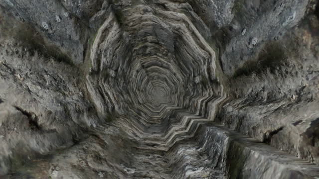 Falling into a well, 4K.mov