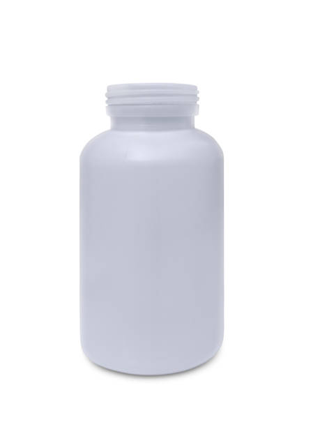 bottiglia di plastica bianca con tappo blu e flaconi spray di plastica, sfondo bianco isolato - chemical bottle cap chores foto e immagini stock