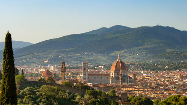 istock afternoon light with sun over the tuscan landscapes 1397566186