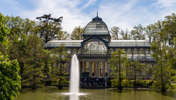 istock El Retiro Park - Palacio de Cristal 1397573512