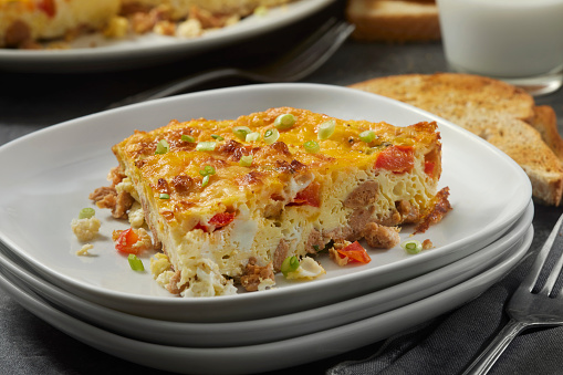 Individual Low Carb Crustless Sausage and Peppers Omelet with Toast