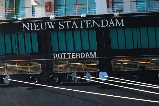 nieuw statendam operated by holland america line - repairing sky luxury boat deck imagens e fotografias de stock