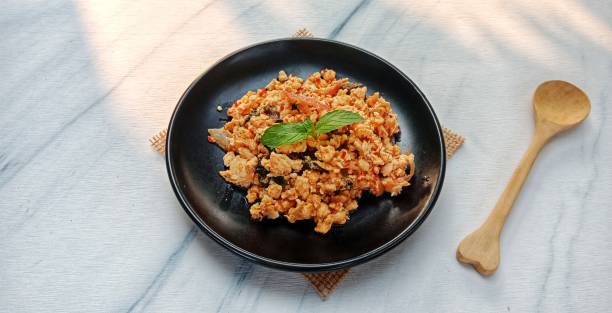 Spicy minced chicken salad