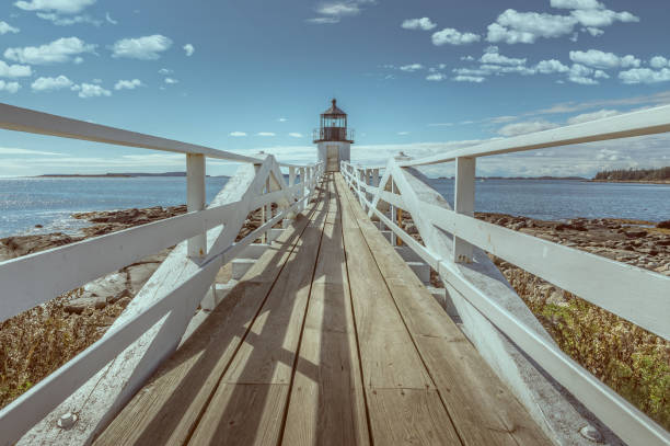 маяк маршалл-пойнт, порт-клайд, штат мэн - lighthouse marshall point lighthouse beacon maine стоковые фото и изображения