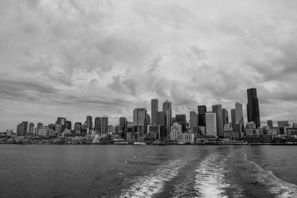 istock The Seattle Skyline in Black and White 1397810127