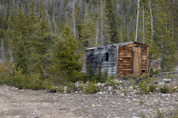 istock Cabin in the woods 1397818094