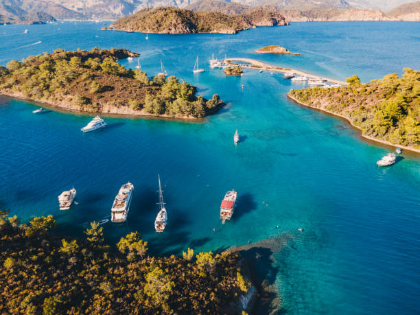 göcek yassıca inseln mit drohne von oben aufgenommen göcek, muğla - türkei - provinz mugla stock-fotos und bilder