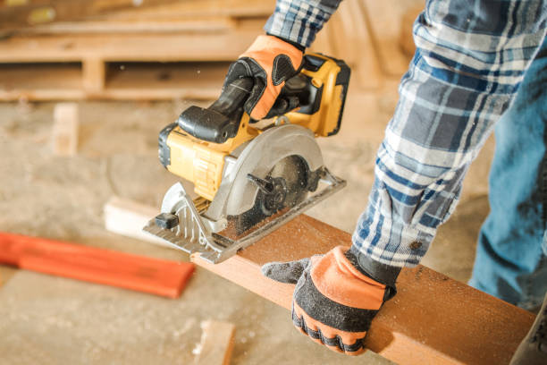 istock Cut To Size Wood Beam Using Portable Circular Saw 1397999186