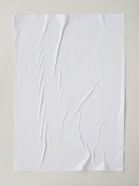 blankes weißes weizenpaste geklebtes papierposter-mockup auf weißem wandhintergrund - klebstoff stock-fotos und bilder