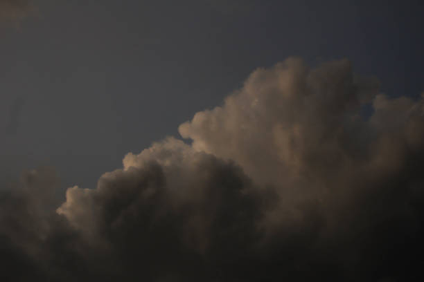 istock Very thick clouds in the afternoon now 1398040378