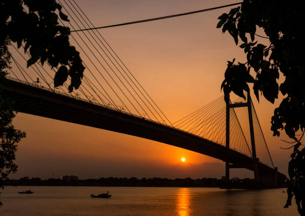 istock Silhouette of Vidyasagar Setu, Kolkata. 1398041579